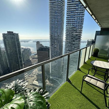 Luxury Downtown Toronto 2 Bedroom Suite With City And Lake Views And Free Parking Zewnętrze zdjęcie
