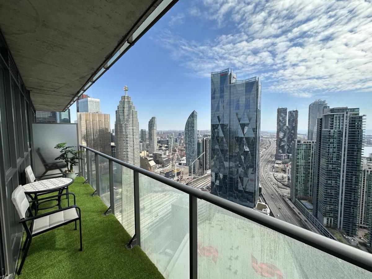 Luxury Downtown Toronto 2 Bedroom Suite With City And Lake Views And Free Parking Zewnętrze zdjęcie