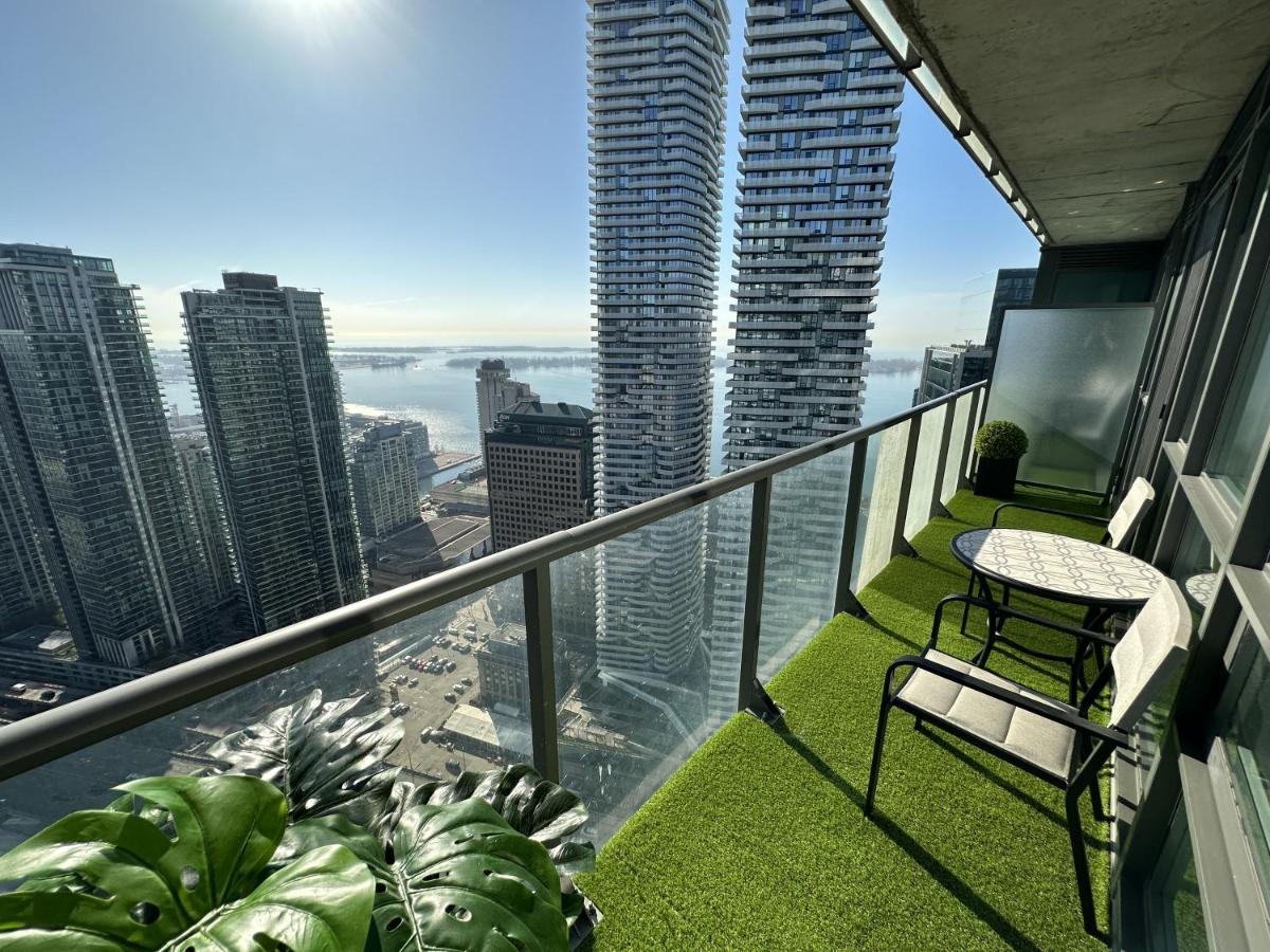 Luxury Downtown Toronto 2 Bedroom Suite With City And Lake Views And Free Parking Zewnętrze zdjęcie