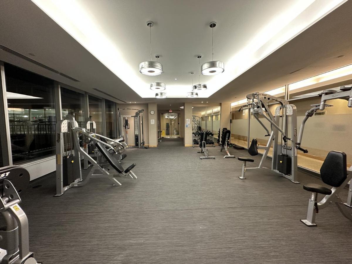 Luxury Downtown Toronto 2 Bedroom Suite With City And Lake Views And Free Parking Zewnętrze zdjęcie