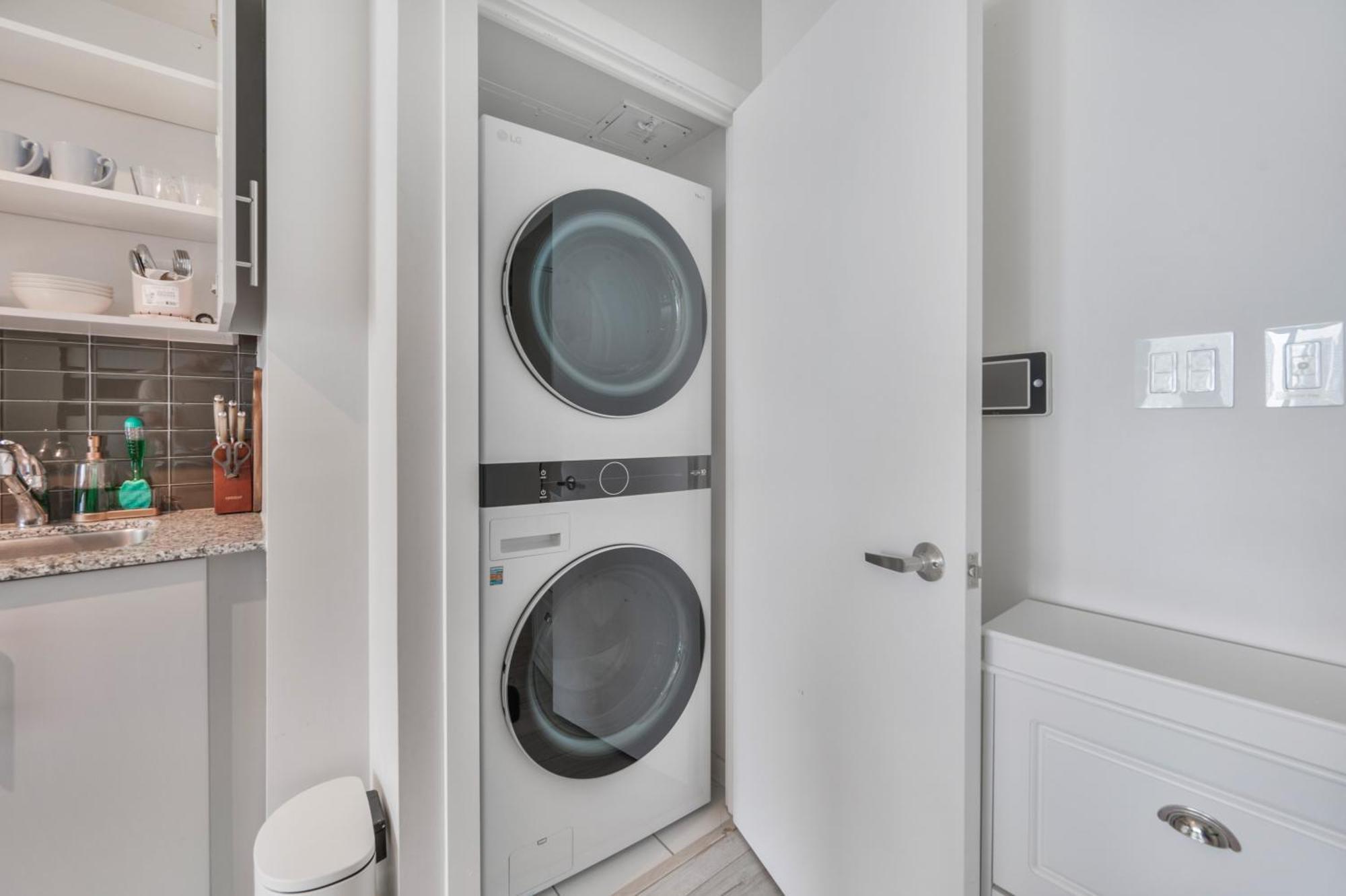 Luxury Downtown Toronto 2 Bedroom Suite With City And Lake Views And Free Parking Zewnętrze zdjęcie