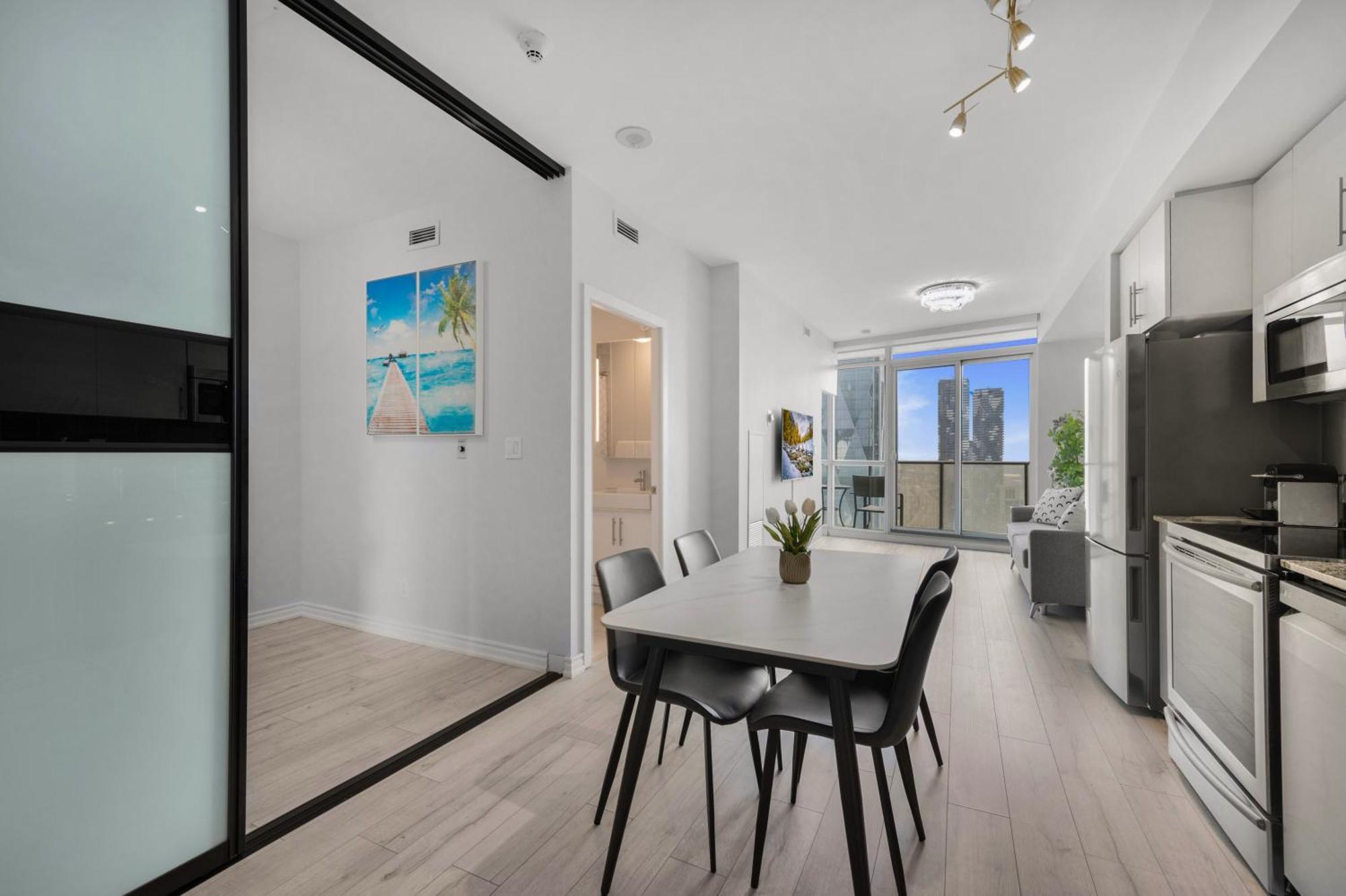Luxury Downtown Toronto 2 Bedroom Suite With City And Lake Views And Free Parking Zewnętrze zdjęcie